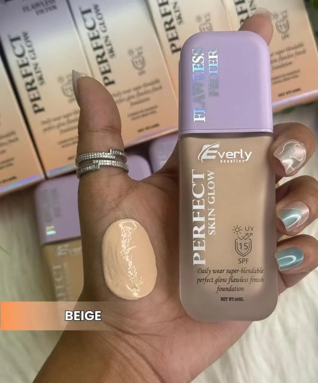 Everly Beauties Perfect Skin Glow Foundation SPF 15 (Beige)