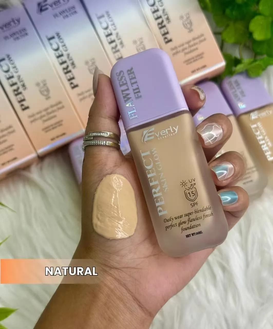 Everly Beauties Perfect Skin Glow Foundation SPF 15 (Natural)